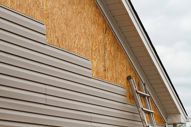 Professional Fiber Cement Siding technician working in Hendersonville, NC